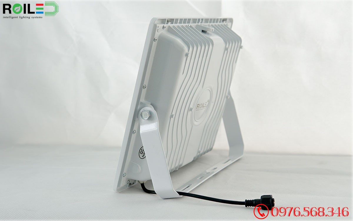 Đèn pha năng lượng mặt trời 300W cao cấp Roiled - RN300W